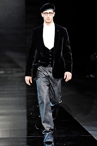 Giorgio Armani / - 2010-2011